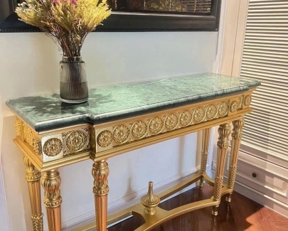 Royal Aurelia Console